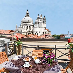  Appartement Dorsoduro Charme By Wonderful Italy Italië